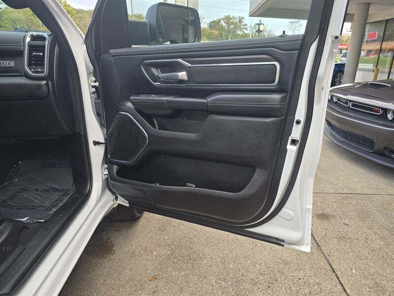 Used 2026 RAM 1500 Laramie AWD/4WD image 15