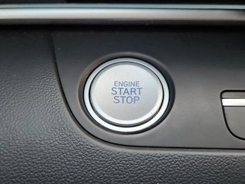 Used 2024 Hyundai Elantra Limited FWD image 19