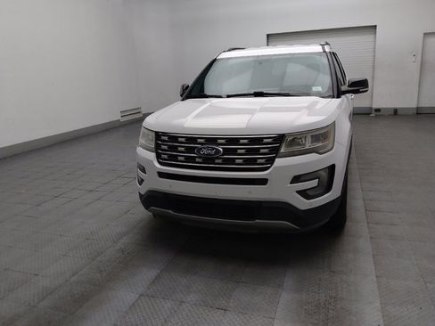 Used 2017 Ford Explorer XLT w/ Equipment Group 202A FWD image 15