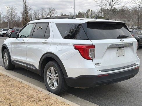 Used 2021 Ford Explorer XLT image 6