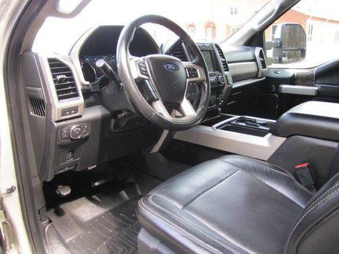 Used 2019 Ford F250 Lariat w/ Lariat Value Package image 13