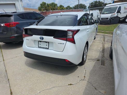 Used 2022 Toyota Prius LE FWD image 3