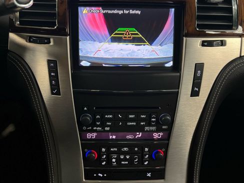 Used 2014 Cadillac Escalade ESV Platinum image 30