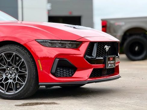 Used 2025 Ford Mustang GT Premium w/ GT Performance Package RWD image 9