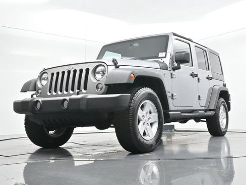 Used 2018 Jeep Wrangler Unlimited Sport S AWD/4WD image 43