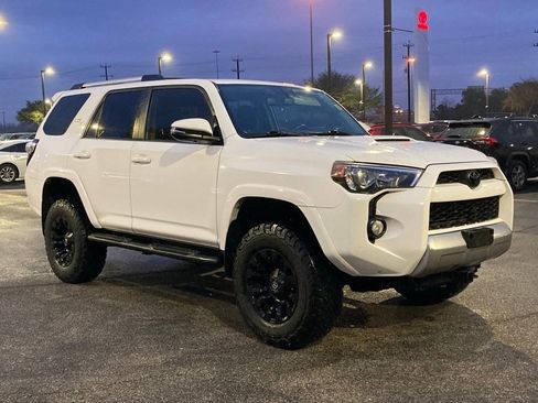 Used 2017 Toyota 4Runner TRD Off-Road Premium image 3