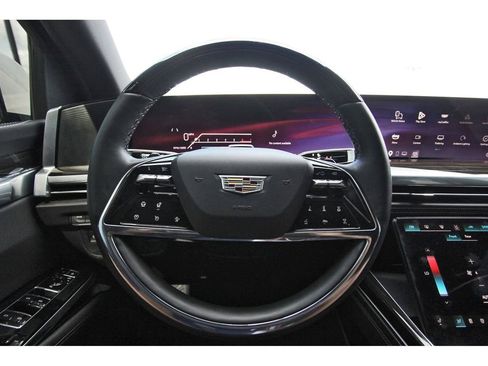Certified 2025 Cadillac Escalade Luxury RWD image 15