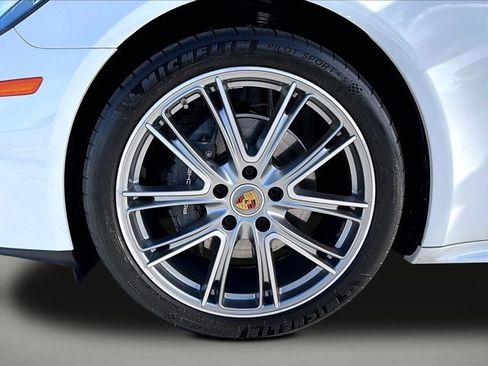 Used 2023 Porsche Panamera 4 image 10