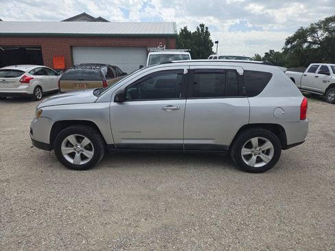 Used 2011 Jeep Compass 2WD image 5