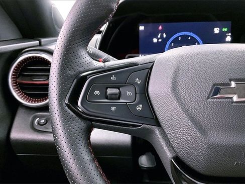 Used 2025 Chevrolet Trax RS w/ Driver Confidence Package image 23