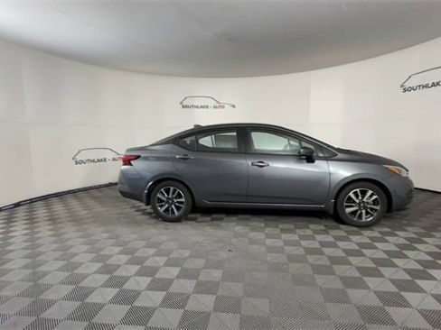 Used 2025 Nissan Versa SV w/ Trunk Package image 9