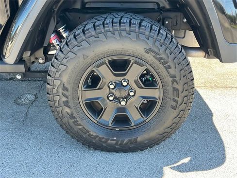 Certified 2022 Jeep Gladiator Mojave image 38