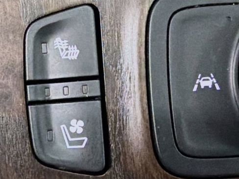 Certified 2023 GMC Acadia Denali w/ Denali Ultimate Package image 19