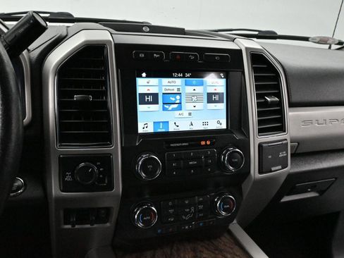 Used 2019 Ford F250 Lariat w/ Lariat Ultimate Package image 18