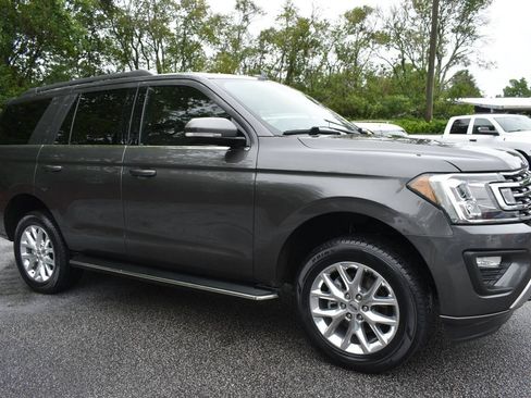 Used 2020 Ford Expedition XLT w/ Equipment Group 202A AWD/4WD image 32