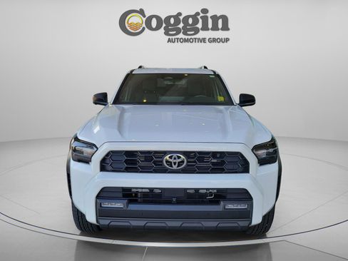 Certified 2025 Toyota 4Runner TRD Off-Road Premium AWD/4WD image 5