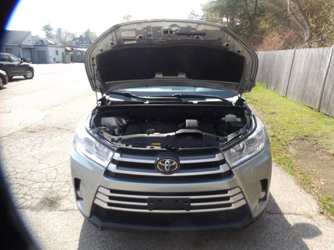 Used 2018 Toyota Highlander XLE image 8