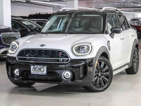 Used 2024 MINI Cooper Countryman S FWD image 1