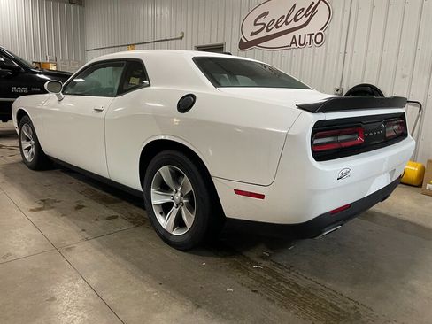 Used 2020 Dodge Challenger SXT image 6