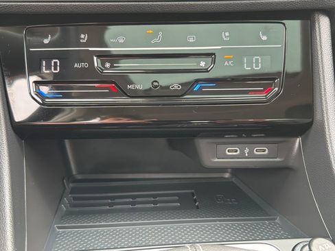 Certified 2025 Volkswagen Jetta SEL FWD image 18