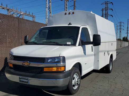 New 2025 Chevrolet Express 3500 w/ Power Convenience Package image 13
