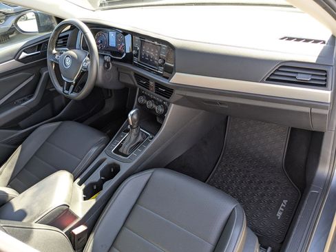 Used 2021 Volkswagen Jetta SE image 37
