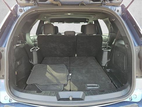 Certified 2018 Ford Explorer XLT FWD image 6