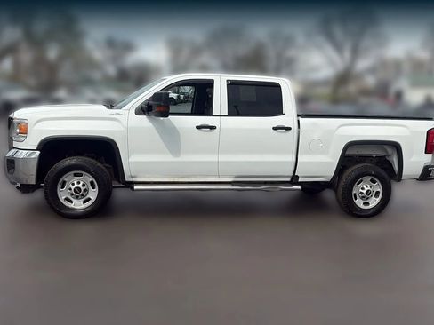 Used 2016 GMC Sierra 2500 4x4 Crew Cab w/ Sierra Convenience Package image 2