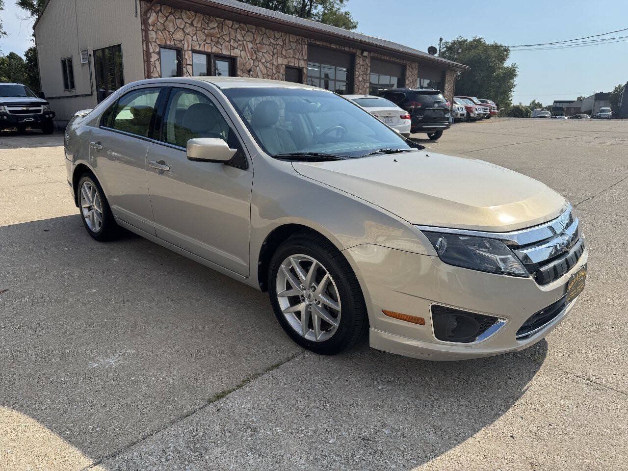 Used 2010 Ford Fusion SEL FWD image 3