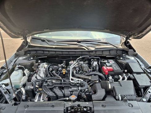 Used 2025 Nissan Altima 2.5 SV FWD image 34