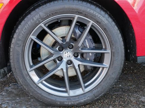 Used 2023 Porsche Macan Turbo image 7