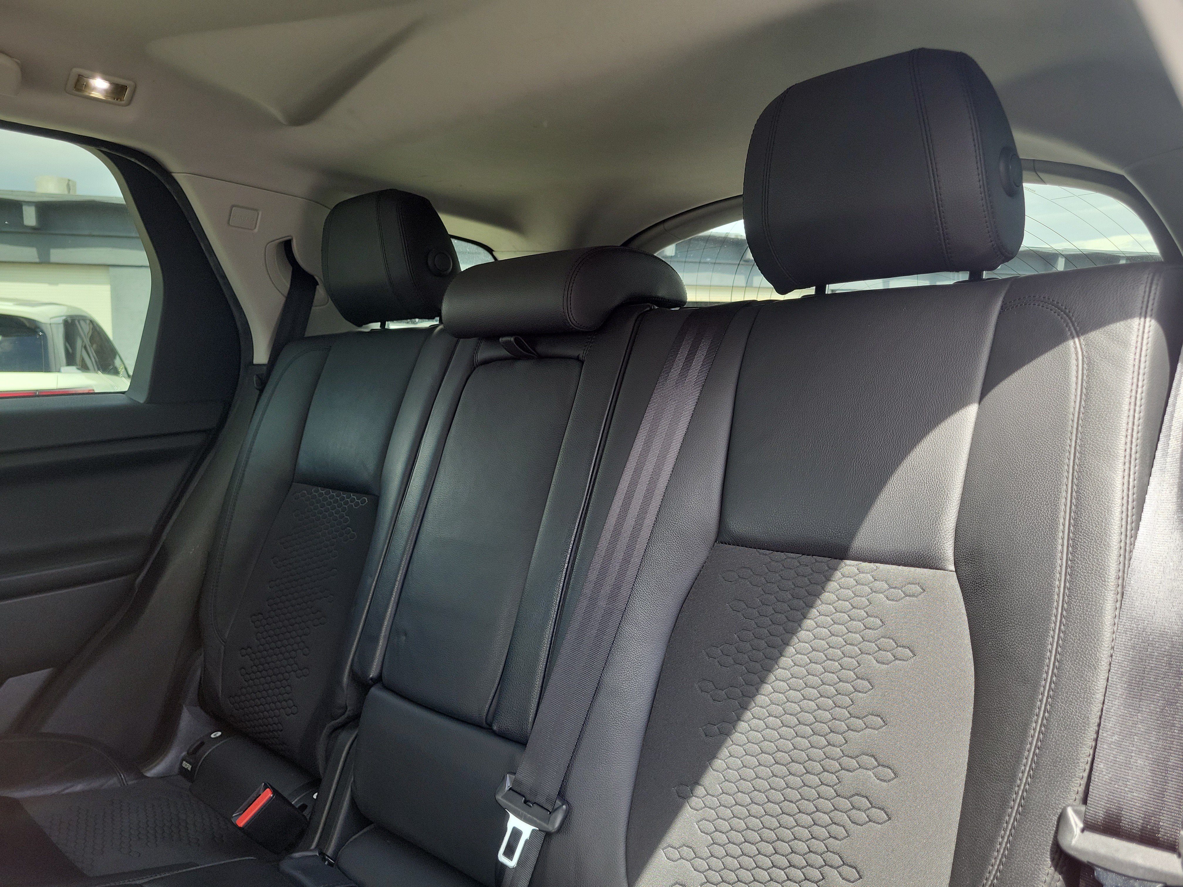 Used 2019 Land Rover Discovery Sport SE AWD/4WD image 15