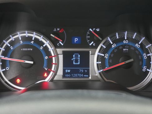Used 2017 Toyota 4Runner TRD Off-Road AWD/4WD image 17