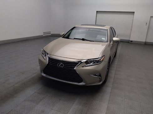 Used 2016 Lexus ES 350 w/ Luxury Package w/Wood Trim image 15