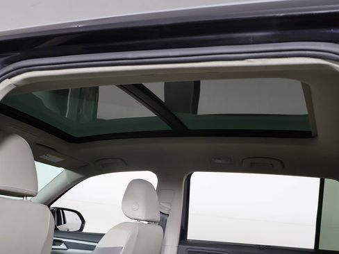 Used 2023 Volkswagen Atlas SEL Premium image 21