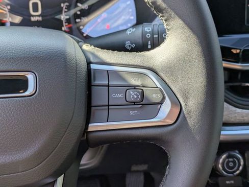 New 2026 Jeep Compass Latitude image 18