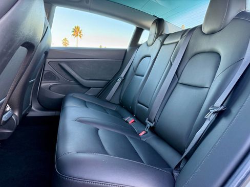 Used 2019 Tesla Model 3 Long Range image 14