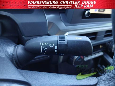 Used 2025 Toyota Tacoma SR5 image 17