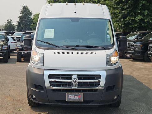 Used 2018 RAM ProMaster 2500 w/ Premium Appearance Group FWD image 2