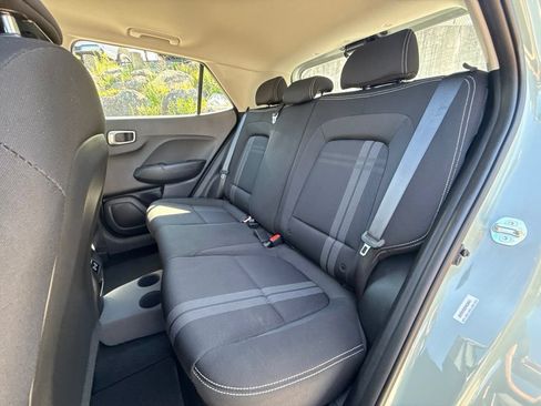 Certified 2025 Hyundai Venue SEL FWD image 19