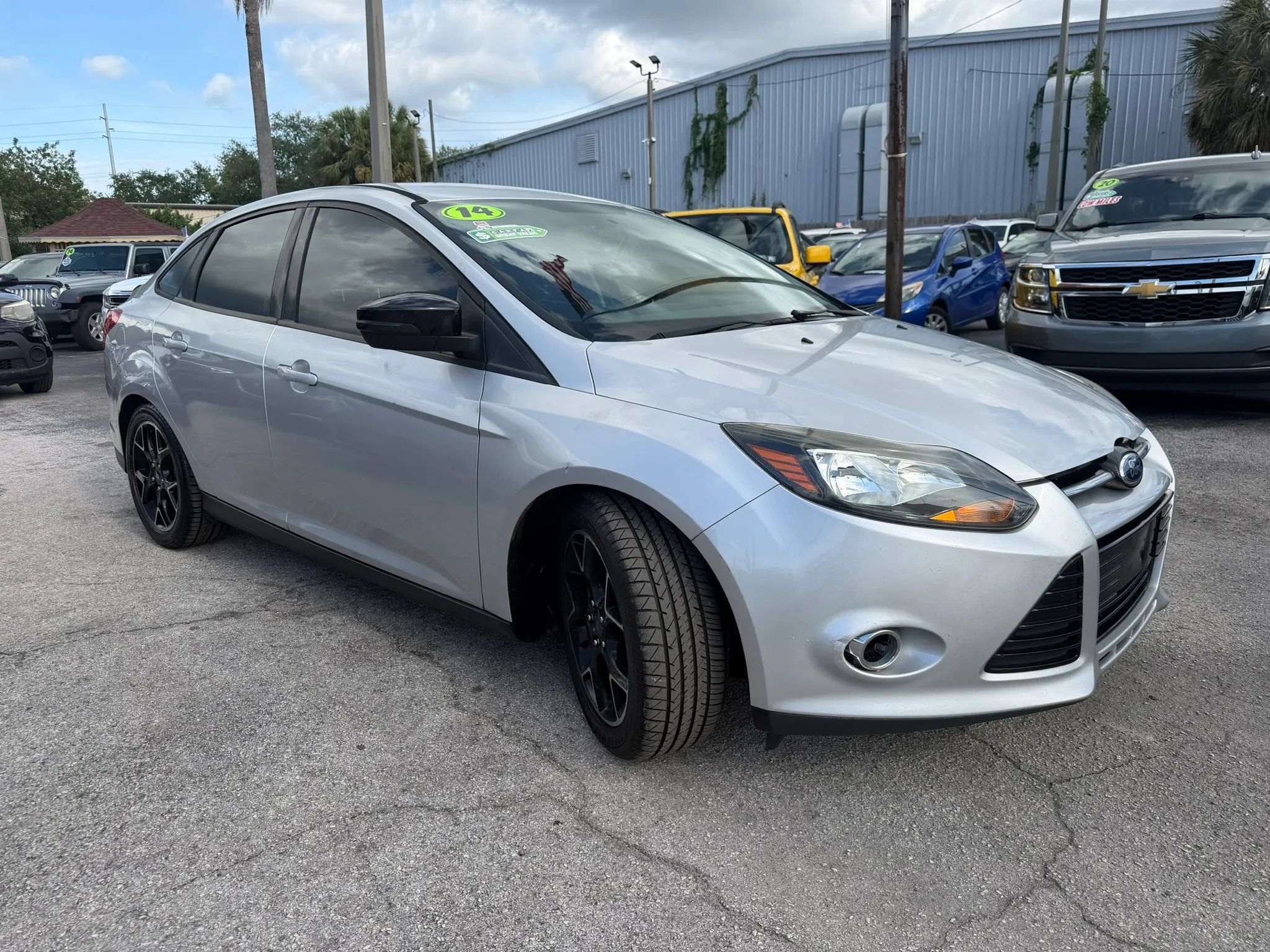 Used 2014 Ford Focus SE w/ Equipment Group 201A FWD image 3