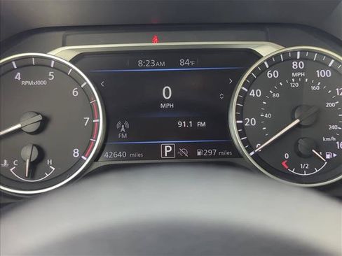 Used 2025 Nissan Sentra SR FWD image 11