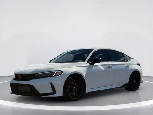 Used 2024 Honda Civic Type R image 2