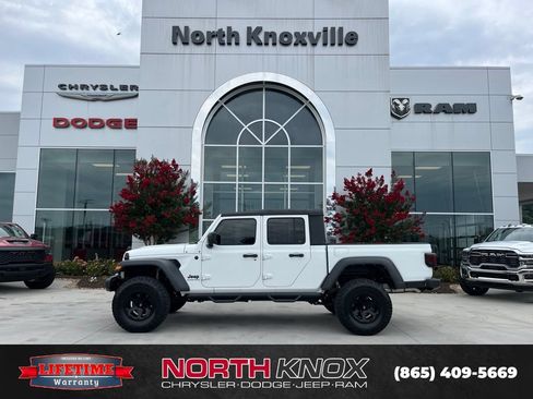 Used 2023 Jeep Gladiator Sport AWD/4WD image 2