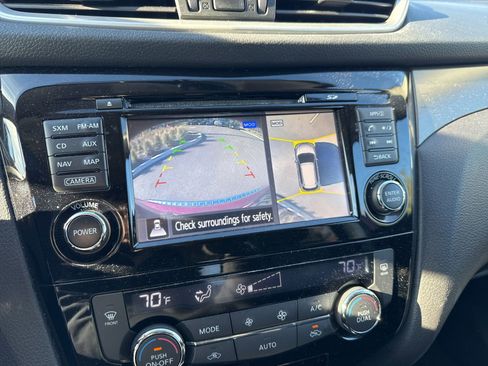 Used 2016 Nissan Rogue SV w/ SV Premium Package image 20