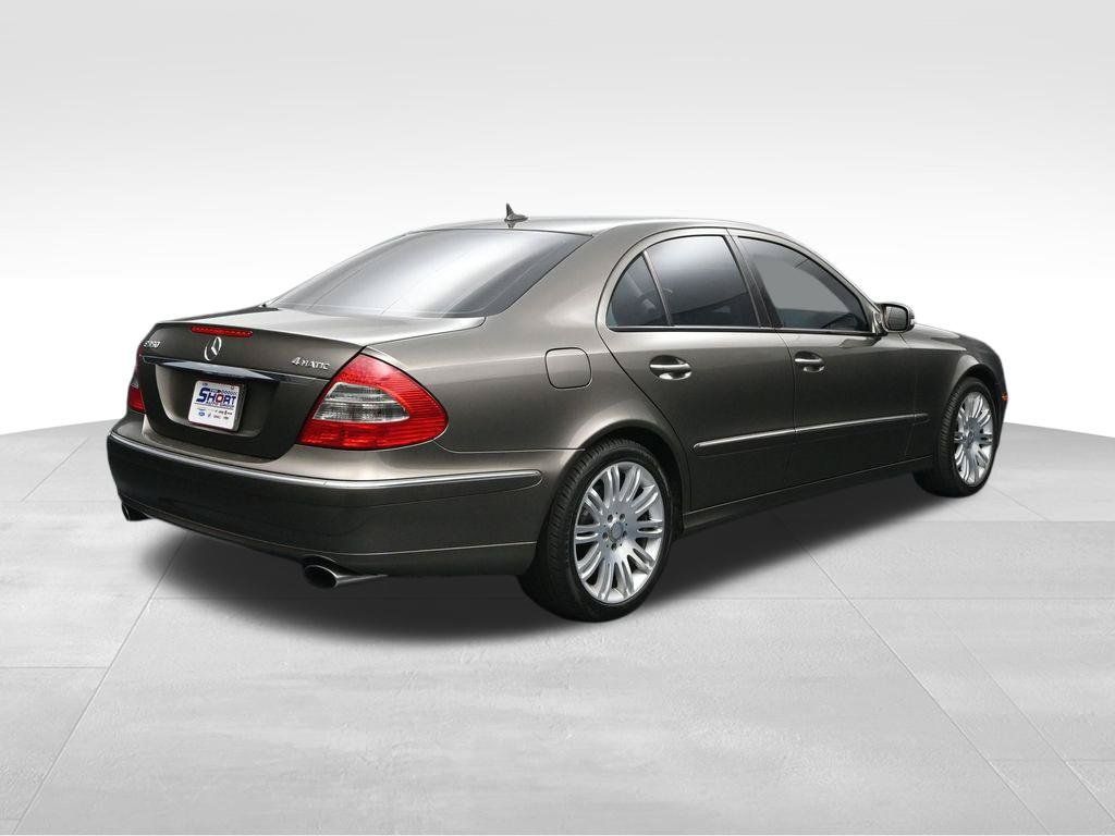Used 2008 Mercedes-Benz E 350 4MATIC Sedan image 5