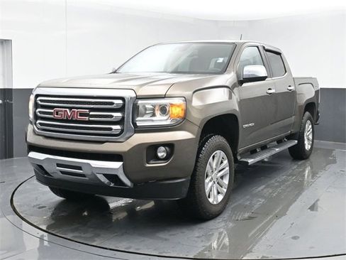 Used 2017 GMC Canyon SLT w/ Driver Alert Package image 4