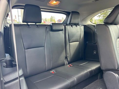 Certified 2024 Toyota Highlander XLE image 16