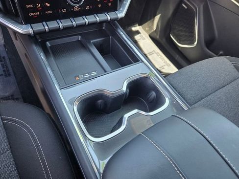 Used 2025 GMC Acadia Elevation FWD image 27
