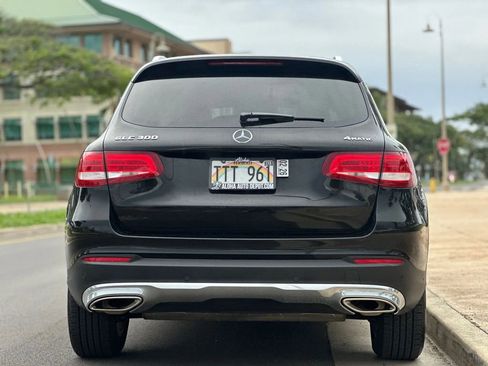 Used 2019 Mercedes-Benz GLC 300 4MATIC image 4